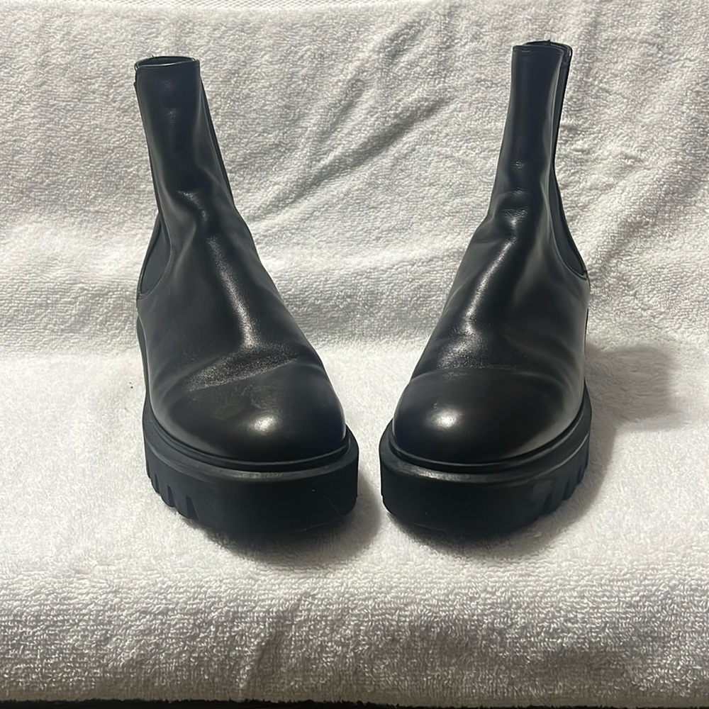 Stuart Weitzman. Black Platform Boot. Size 7.5.
